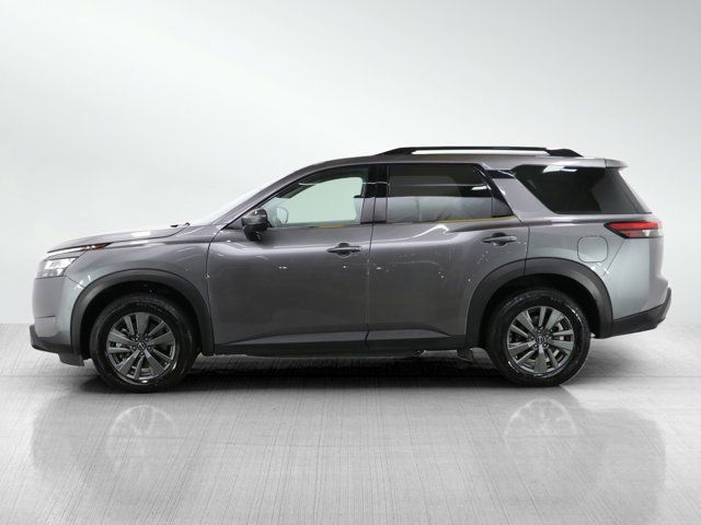 2023 Nissan Pathfinder SV