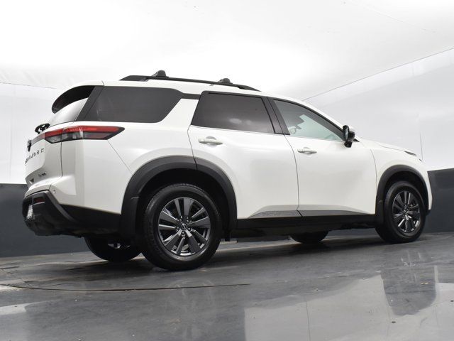 2023 Nissan Pathfinder SV