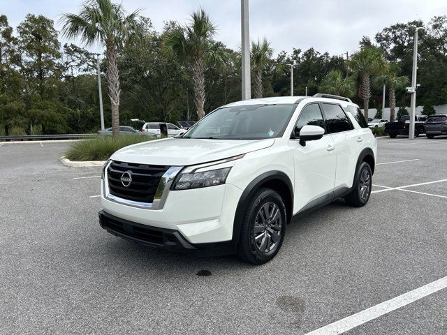 2023 Nissan Pathfinder SV