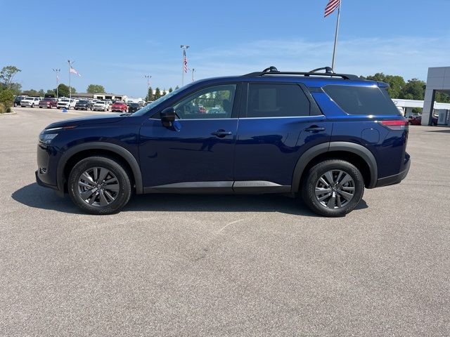 2023 Nissan Pathfinder SV