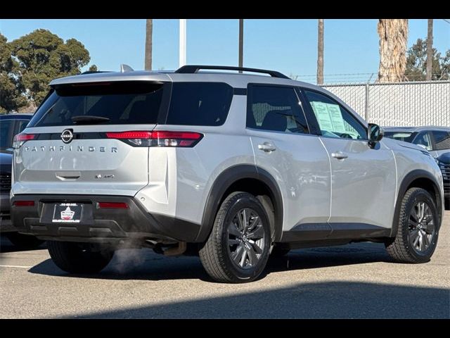 2023 Nissan Pathfinder SV