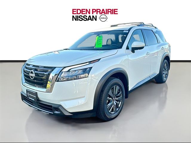 2023 Nissan Pathfinder SV