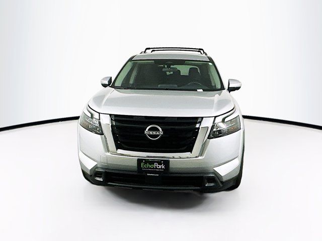 2023 Nissan Pathfinder SV