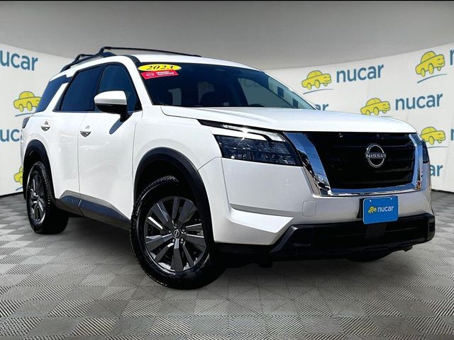 2023 Nissan Pathfinder SV