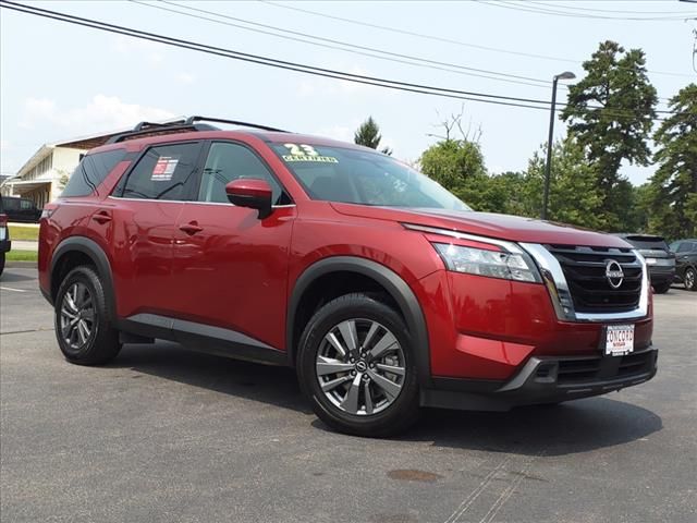 2023 Nissan Pathfinder SV