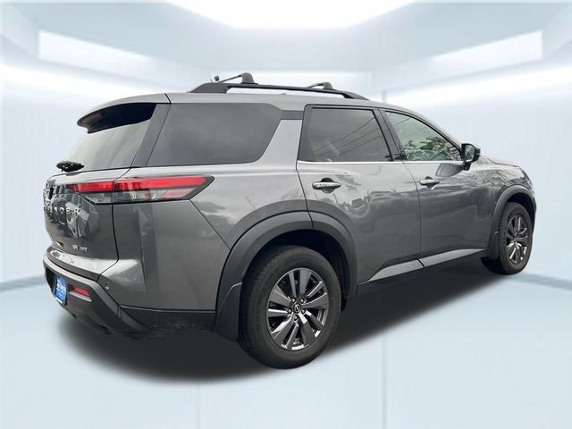 2023 Nissan Pathfinder SV