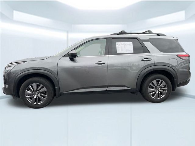 2023 Nissan Pathfinder SV