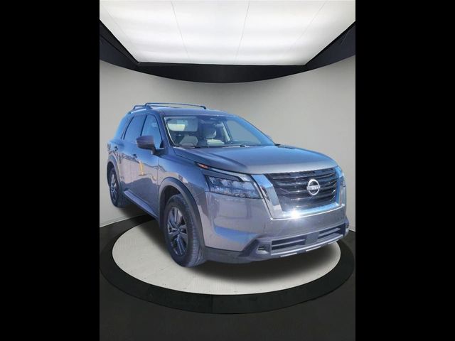 2023 Nissan Pathfinder SV