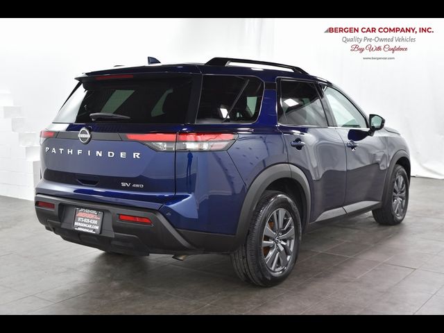 2023 Nissan Pathfinder SV