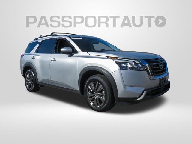 2023 Nissan Pathfinder SV