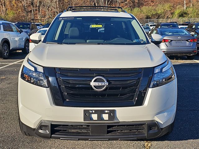 2023 Nissan Pathfinder SV