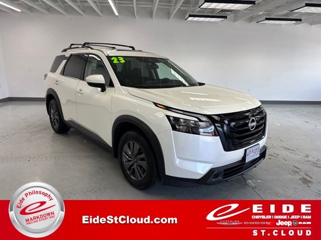 2023 Nissan Pathfinder SV