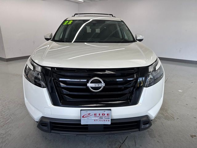 2023 Nissan Pathfinder SV
