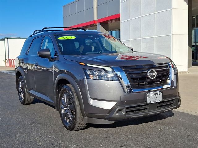 2023 Nissan Pathfinder SV