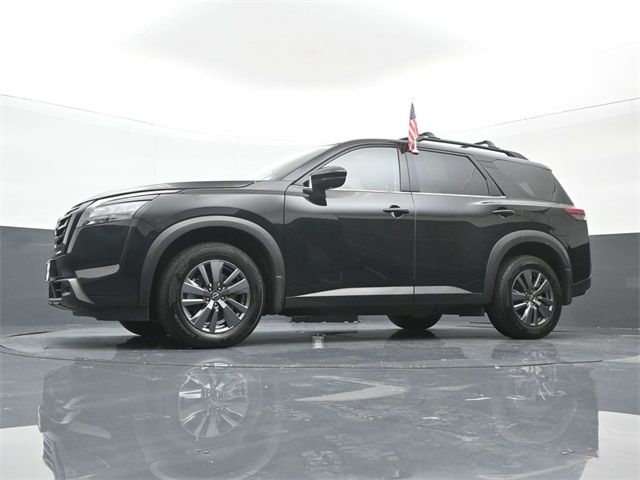 2023 Nissan Pathfinder SV