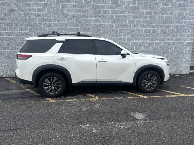 2023 Nissan Pathfinder SV