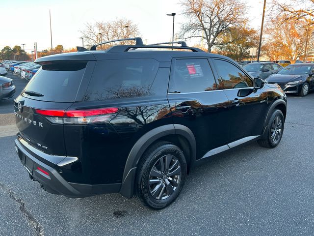 2023 Nissan Pathfinder SV