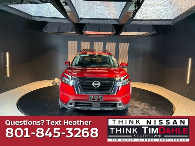 2023 Nissan Pathfinder SV
