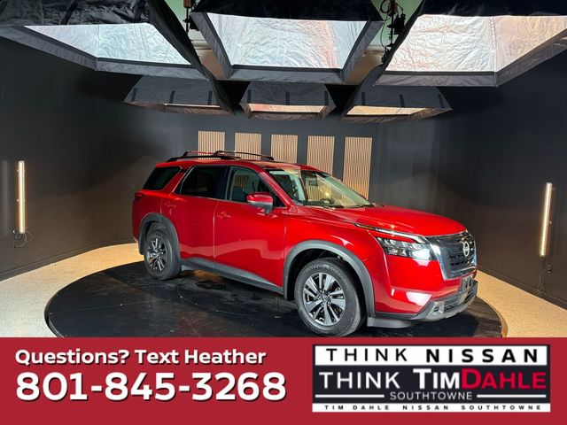 2023 Nissan Pathfinder SV