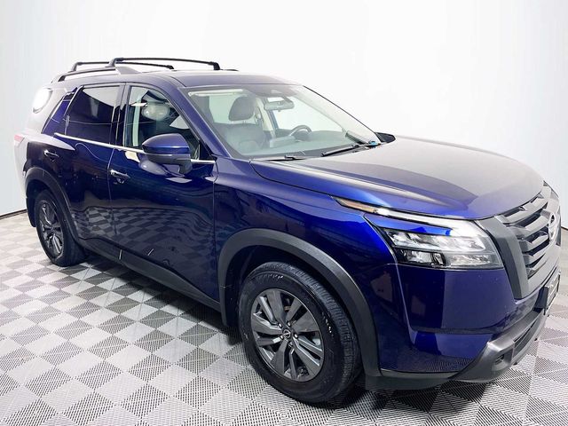 2023 Nissan Pathfinder SV