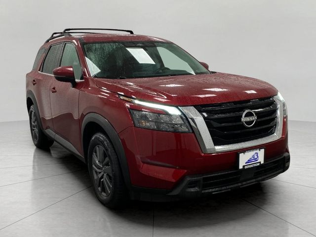 2023 Nissan Pathfinder SV