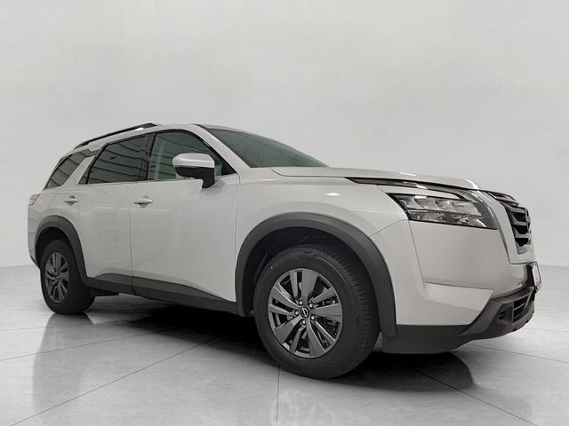 2023 Nissan Pathfinder SV