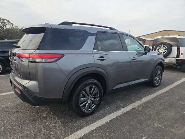 2023 Nissan Pathfinder SV