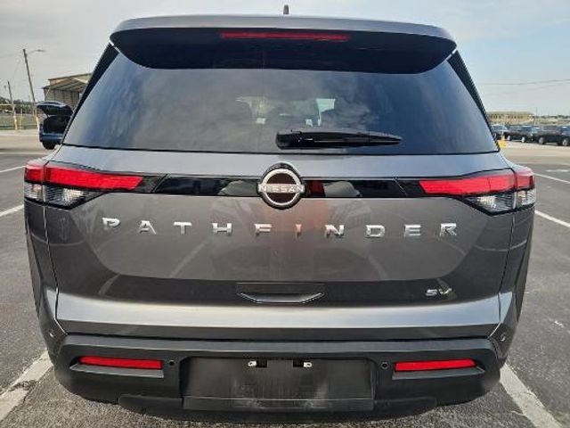 2023 Nissan Pathfinder SV