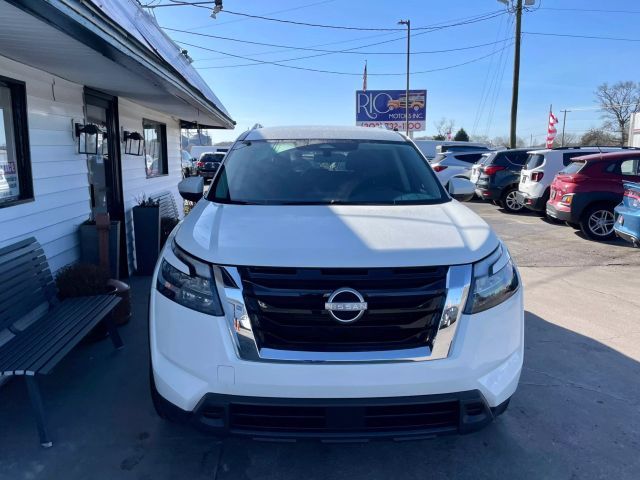 2023 Nissan Pathfinder SV