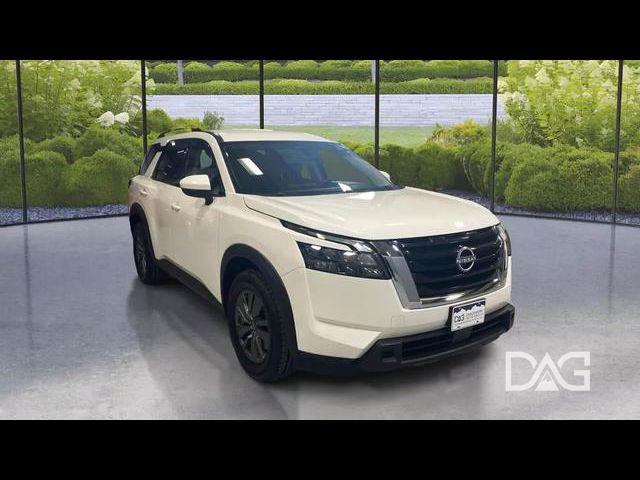 2023 Nissan Pathfinder SV