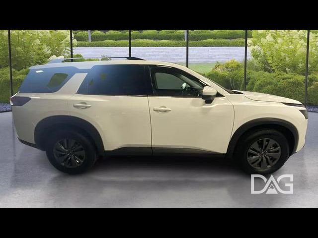 2023 Nissan Pathfinder SV