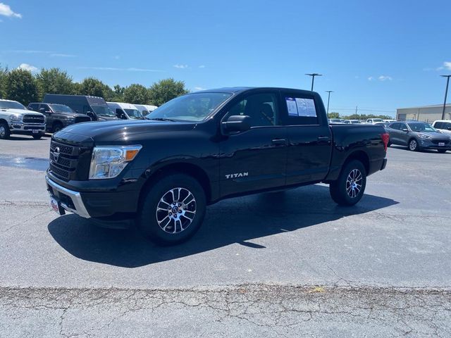 2023 Nissan Titan SV