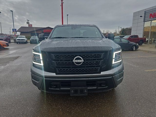 2023 Nissan Titan SV