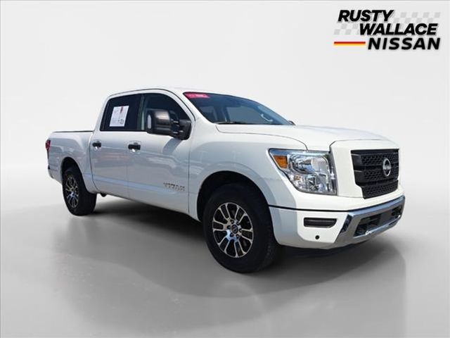 2023 Nissan Titan SV