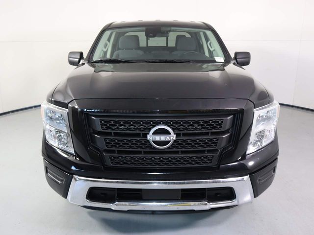 2023 Nissan Titan SV