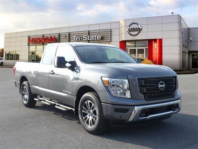 2023 Nissan Titan SV