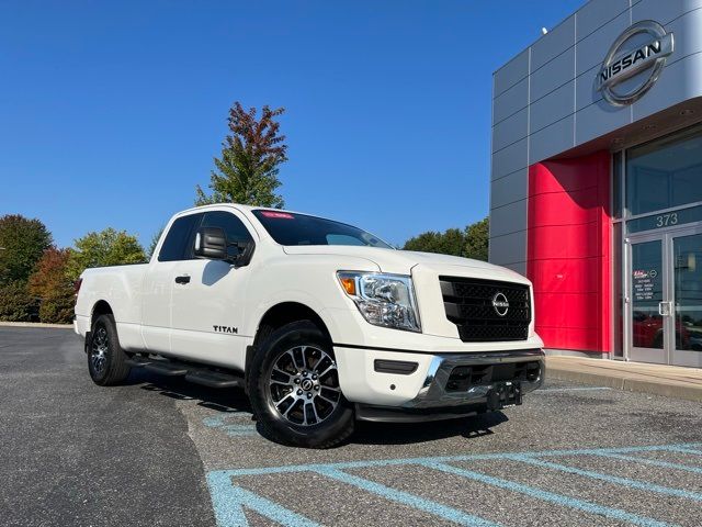 2023 Nissan Titan SV