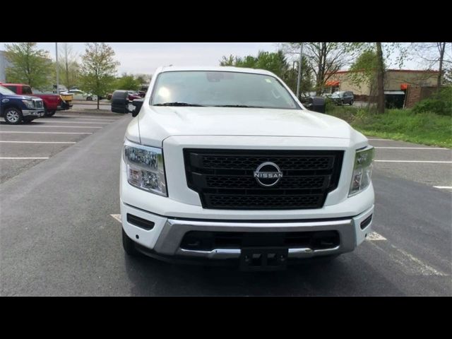 2023 Nissan Titan SV