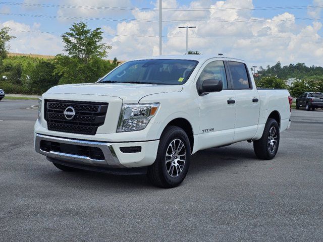 2023 Nissan Titan SV