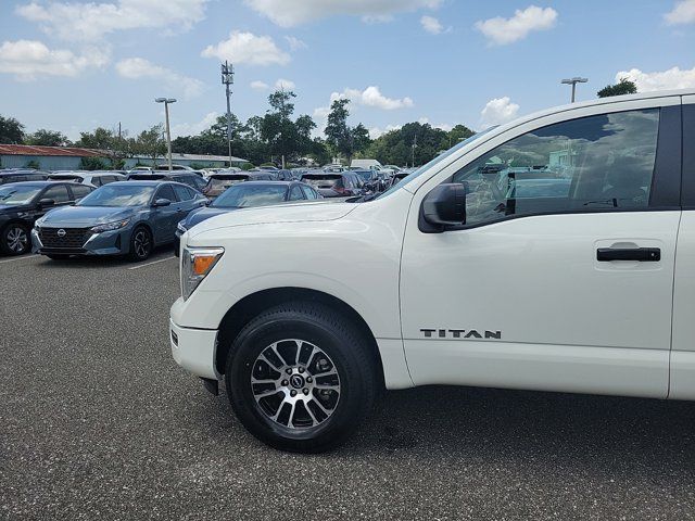 2023 Nissan Titan SV