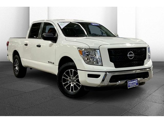 2023 Nissan Titan SV