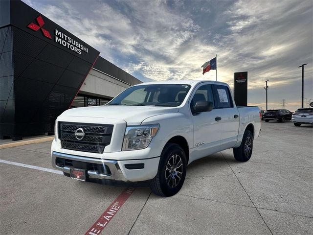 2023 Nissan Titan SV