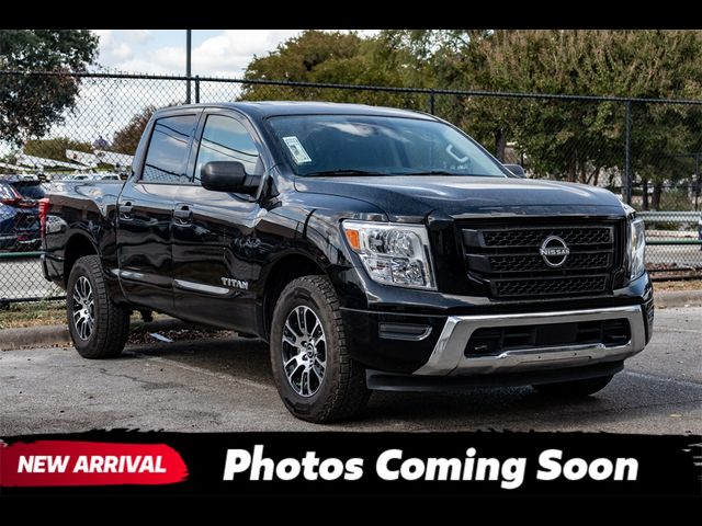 2023 Nissan Titan SV