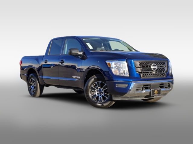 2023 Nissan Titan SV