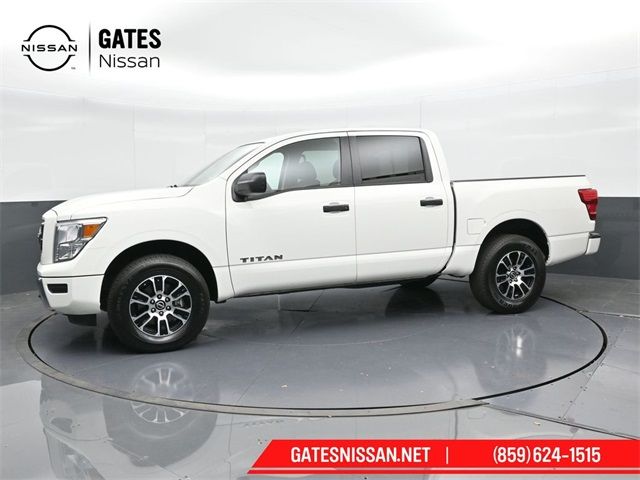 2023 Nissan Titan SV