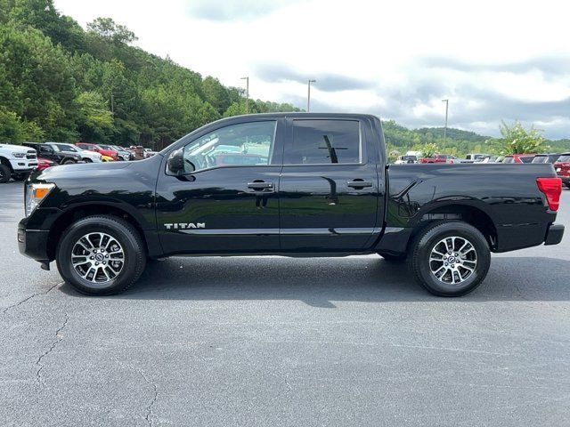 2023 Nissan Titan SV