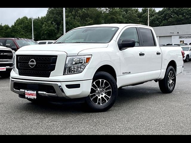 2023 Nissan Titan SV