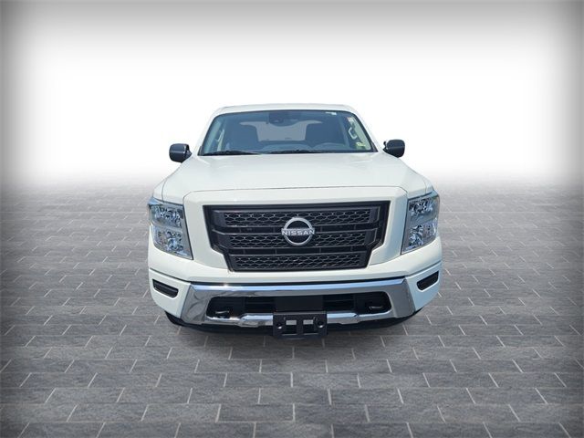 2023 Nissan Titan SV