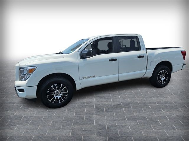 2023 Nissan Titan SV