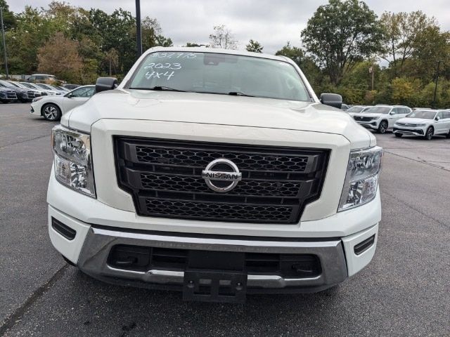 2023 Nissan Titan SV